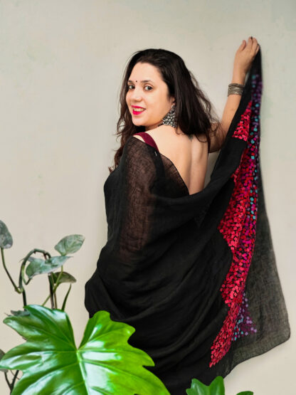 Calyz Black Linen Saree with Collage Technique - Image 4